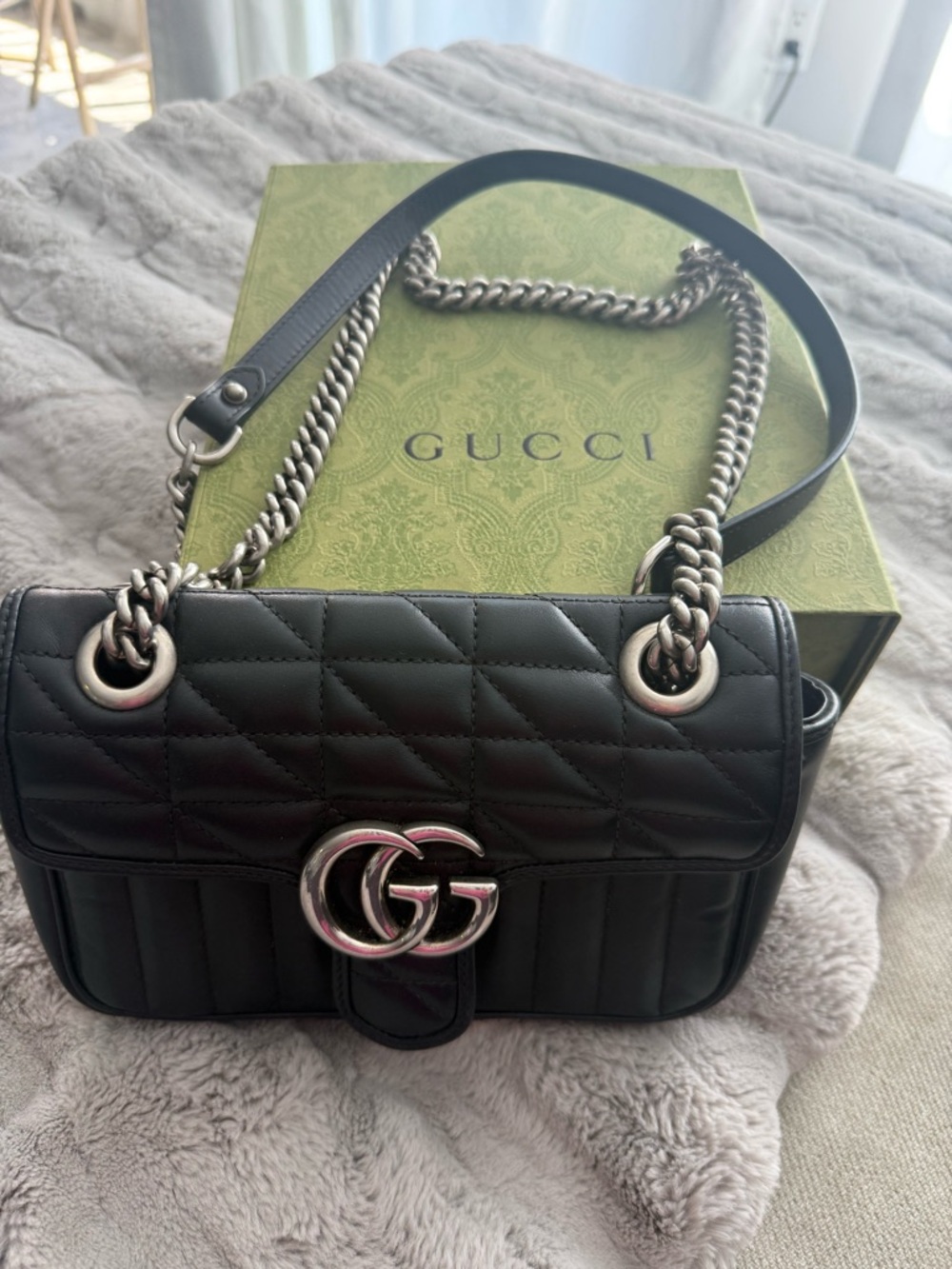 Gucci GG Marmont medium shoulder bag